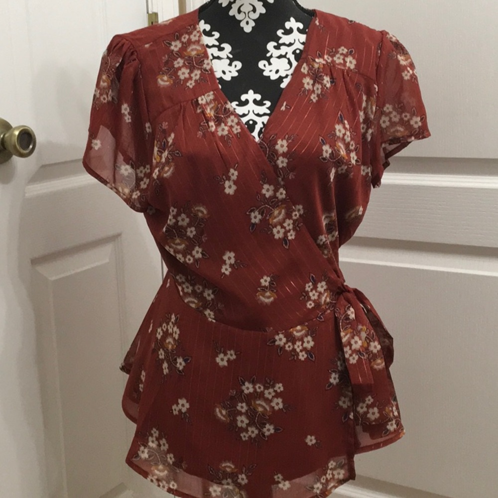 Tops - Picture 5 of 6